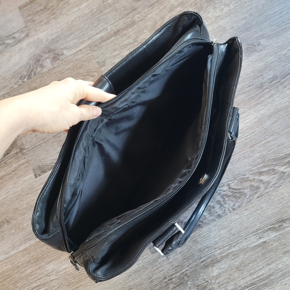 Rare Black Genuine Leather Mercedes-Benz Computer Bag - Picture 4 of 10